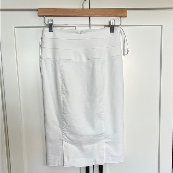 bebe Classic White Pencil Skirt - Picture 1 of 6